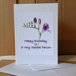 Lila Freesie Blume - eine hübsche handgemachte Aquarell Geburtstagskarte - auf Wunsch personalisierbar