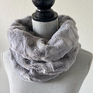 BESTSELLER! Holiday Luxe: Gray Faux Fur Cowl~Infinity Scarf/ Cowl Scarf/ Neck Cozy