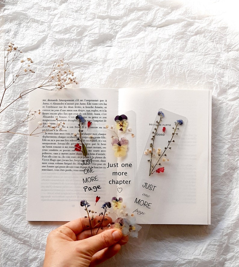 Just one more chapter, pressed Flower bookmark, marque page en fleurs séchées, birthday gift, one more page bookmark, Christmas gift for her zdjęcie 1