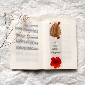 Just one more chapter, pressed Flower bookmark, marque page en fleurs séchées, birthday gift, one more page bookmark, Christmas gift for her image 3