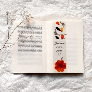 Nog maar één hoofdstuk, geperste bloembladwijzer, merkpagina en fleurs séchées, verjaardagscadeau, nog een paginabladwijzer, kerstcadeau voor haar afbeelding 5