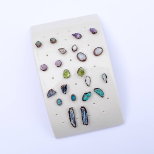 Pendientes de piedra de nacimiento / pendientes de piedra de nacimiento cruda / pendientes de piedra de nacimiento / pernos de piedra de nacimiento