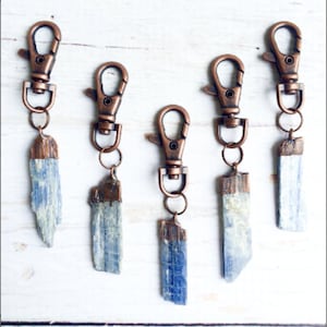 Kyanite keychain | Raw crystal keychain | Kyanite crystal key clip | Rough stone key chain | Mens gift | Gift for dad | Stone key clip