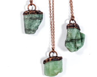 Emerald crystal necklace | Raw emerald necklace | Emerald necklace | Green emerald stone pendant on copper chain | Rough emerald crystal