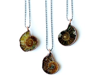 Ammonite necklace | Raw ammonite necklace | Fossilized ammonite jewelry | Petrified snail necklace | Prehistoric ammonite jewelry