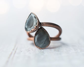 Labradorite feldspar ring | Organic stone stacking ring | Labradorite engagement ring | Organic gemstone jewelry | Mineral stacking ring