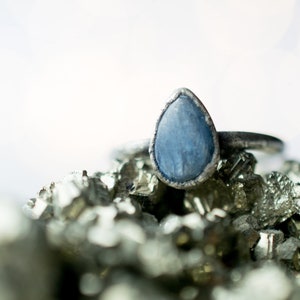 Oxidized Silver Kyanite ring Blue Kyanite ring Electroformed Kyanite ring Kyanite mineral ring Kyanite healing crystal jewelry image 4