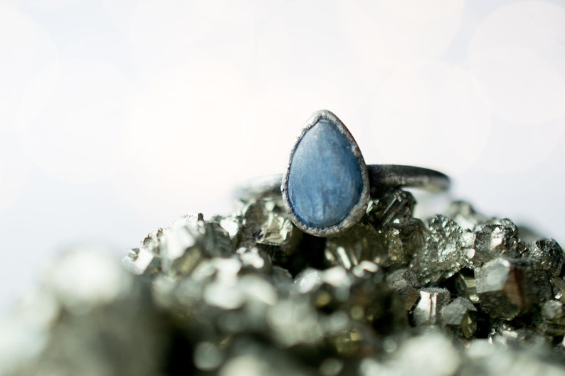 Oxidized Silver Kyanite ring Blue Kyanite ring Electroformed Kyanite ring Kyanite mineral ring Kyanite healing crystal jewelry image 4