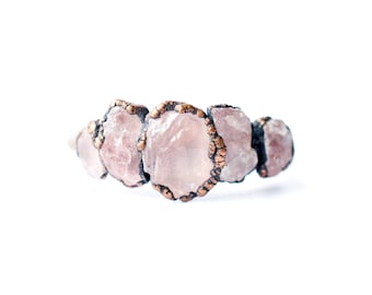 Anello multipietra / Anello di cristallo grezzo / Anello di quarzo rosa / Anello di quarzo rosa in rame elettroformato / Anello di cristallo di quarzo rosa