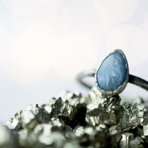 Oxidized Silver Kyanite ring Blue Kyanite ring Electroformed Kyanite ring Kyanite mineral ring Kyanite healing crystal jewelry image 3