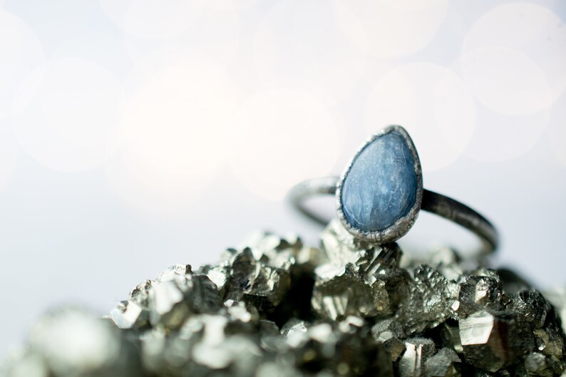 Oxidized Silver Kyanite ring Blue Kyanite ring Electroformed Kyanite ring Kyanite mineral ring Kyanite healing crystal jewelry image 3