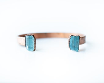Aquamarine Cuff Bracelet | Raw Aquamarine Crystal Cuff Bracelet | Aquamarine jewelry | Raw stone Jewelry | Recycled Copper Bracelet