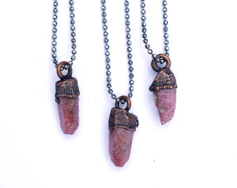 Collier en cristal rubis | Collier rubis brut | Collier minéral brut | Pendentif rubis sur chaîne en argent sterling | Pendentif en cristal rubis brut