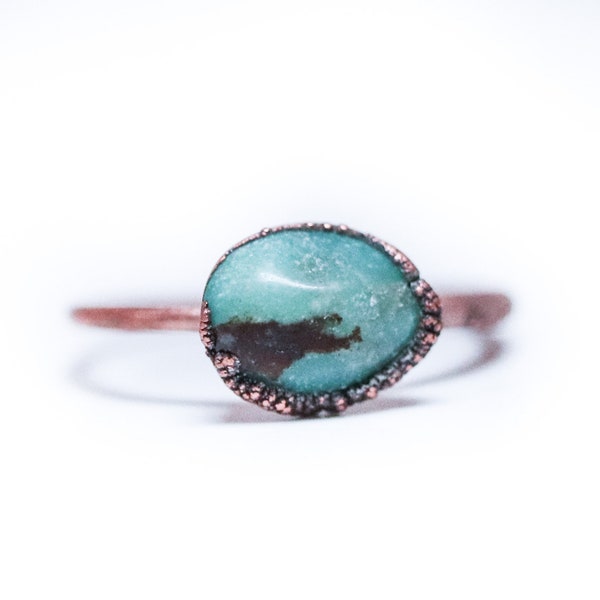 VENDITA Anello di crisoprasio / Anello di cristallo di crisoprasio caduto / Crisoprasio verde e anello di rame / Gioielli portafortuna di maggio / Anello portafortuna di maggio