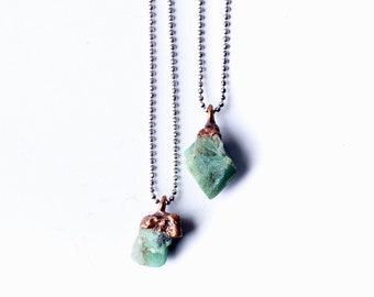 Collar de cristal esmeralda / Collar de esmeralda cruda / Colgante esmeralda áspero / Colgante de piedra esmeralda verde / Collar de cristal esmeralda áspero