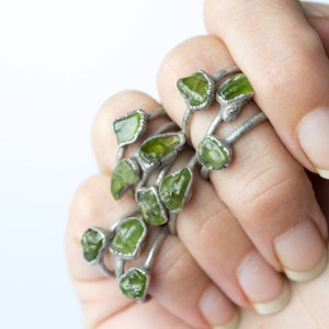 Green Peridot ring | Raw peridot ring | Copper & peridot ring | Electroformed jewelry | Organic stone jewelry