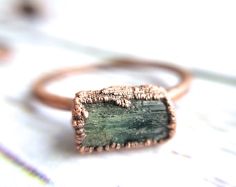 Raw tourmaline ring | Green tourmaline crystal ring | Electroformed tourmaline ring | Raw stone ring | Raw tourmaline jewelry