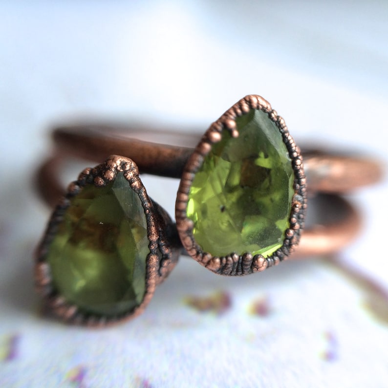 Green Peridot ring | Faceted peridot stacking ring | Copper & peridot stack ring | Electroformed jewelry | Organic Faceted stone jewelry 