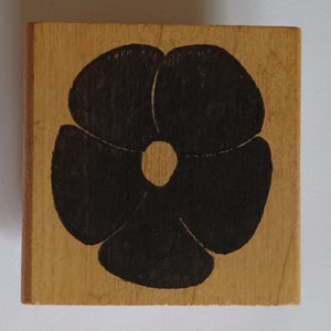 Hintergrund Blume Mittelgroßer, auf Holz montierter Vintage Stempel von Judikins