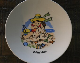 Kelly's Island Lake Erie Mädchen am Strand Porzellan Vintage Antike Reise Souvenir Teller US Bundesstaat Ohio