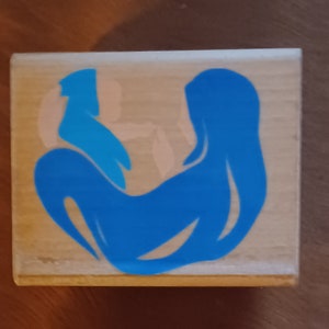 Timbro in gomma montato su legno con madre e bambino astratti, impressione elegante per stampe in gomma vintage
