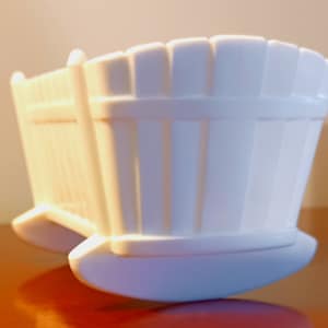 Vintage Indiana Milk Glass Baby Rocker Bassinette Bed Crib White very good