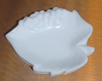Imperial Glass Grape Leaf Vintage Heavy Milk Glass Ashtray Dish white milkglass