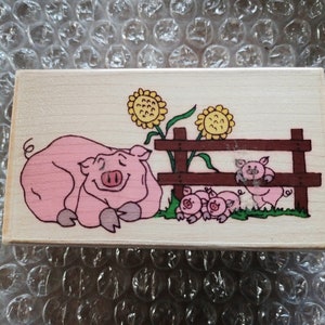 Tampon en caoutchouc sur bois Adorables cochons, maman et porcelets par A. Jones