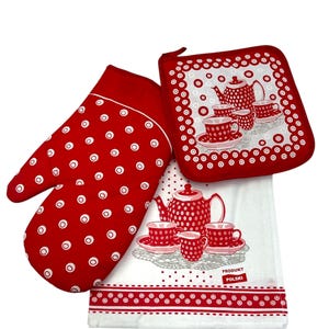 Polish Pottery Red Dot Oven Mitt, Pot Holder & Kitchen Towel Set