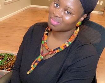 Conjunto de collar y pendientes de botón de tela Ankara: estampado kente africano