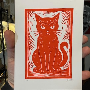 Impression linogravure chat roux - oeuvre d&#39;art familier sorcière en édition limitée (5,5 x 7,5 pouces)