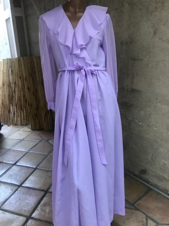 Stunning Lilac VIntage 1970s Dress