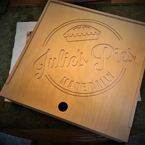 Drewniane pudełko na ciasto 11x11x3 Brzoza