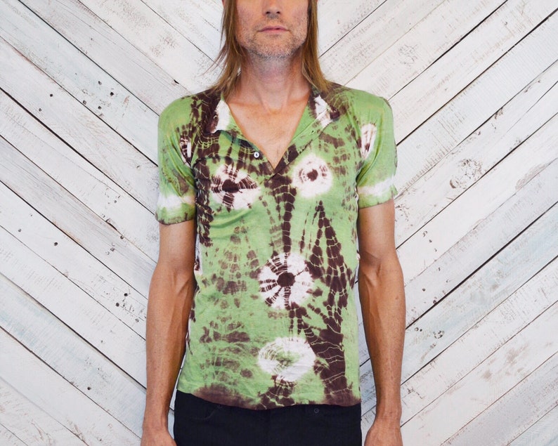 were tie dye shirts popular in the 70's