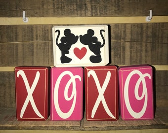 Hugs and Kisses with Kissing Mickey and Minnie Valentine Stacking Blocks