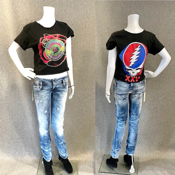 Vintage Grateful Dead Tee T-Shirt 1990 Official American Beauty/Steal Your Face 25th Anniversary Small/Medium Ladies/Women's Short Sleeve