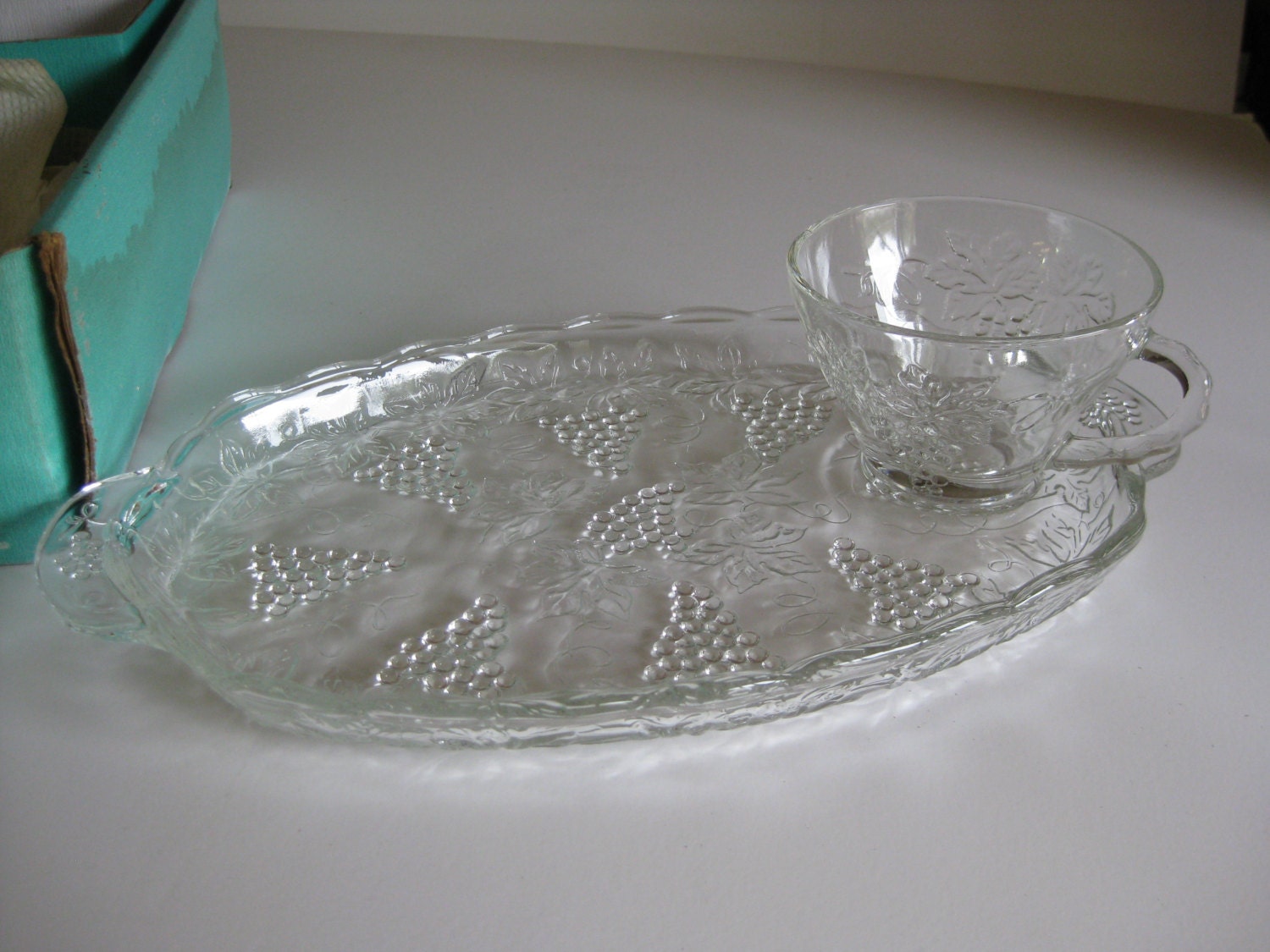 Vintage Hocking Servasnack Set With Clear Crystal