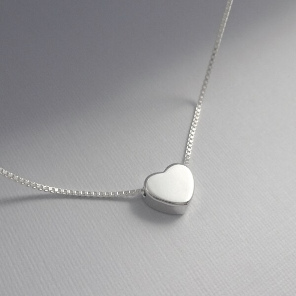 Tiny Heart Necklace, Dainty Necklace, Layering Necklace, Silver Heart Necklace, Gift for Her, Gift for Daughter, Girlfriend Gift