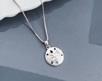 Tiny Sterling Silver Sand Dollar Pendant Necklace, Best Friend Gift, Wife Gift, Girlfriend Gift, Gift for Mom, Daughter Gift Necklace