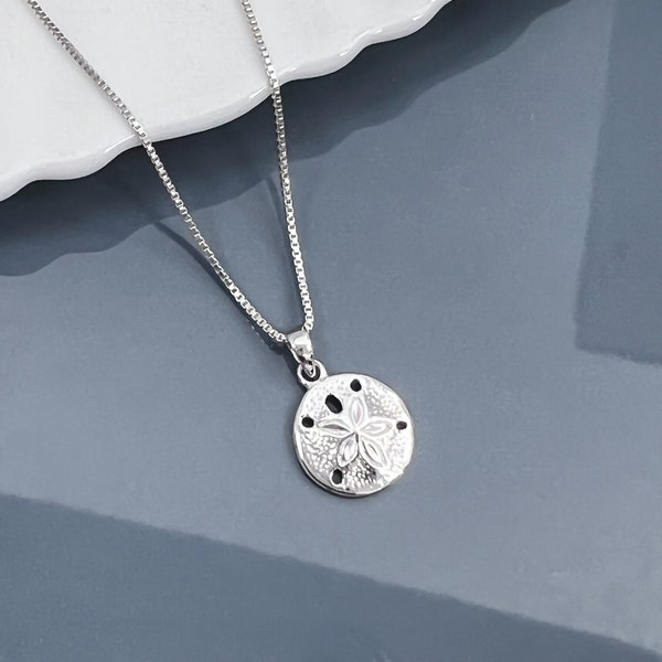 Tiny Sterling Silver Sand Dollar Pendant Necklace, Best Friend Gift, Wife Gift, Girlfriend Gift, Gift for Mom, Daughter Gift Necklace