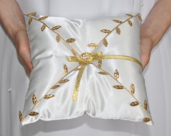 Ring Bearer pillow Ivory or White Ring Cushion Gold Leaf Cushion Bridal accessory Woodland / Rustic/  Cottage style Weddings