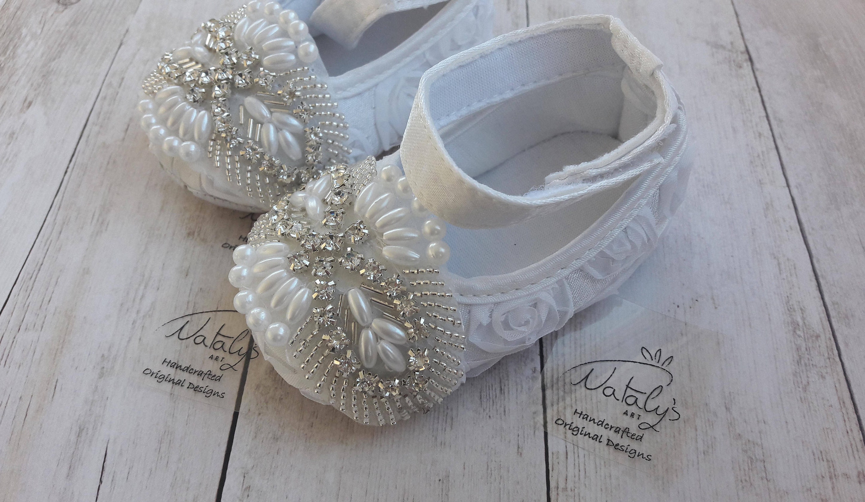 Chaussures de bapteme Chaussures de bapteme Chaussures de bebe blanches Chaussures de bebe fille Chaussures de fille de fleur Chaussures de bebe blanches Chaussures pour tout petits Chaussures pour be...