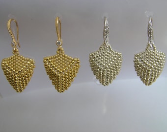 Pattern/Tutorial in English for the earrings Triangle