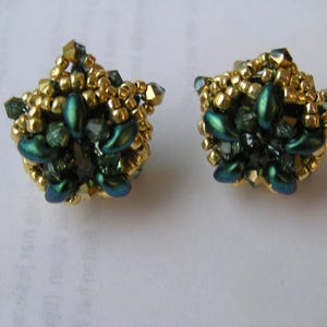 Pattern/Tutorial in English  for the   post stud earrings : Starry Night