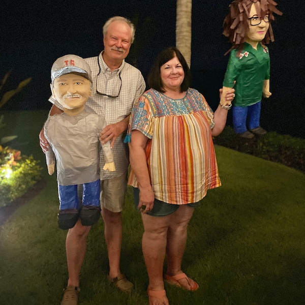 Custom parents piñatas, look a like dad and mom 2 piñatas, portrait piñata...full body!