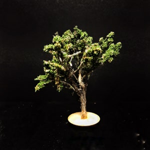 Small Green Completed Model Tree Miniature For Dioramas, Wargaming, Railway Railroad Layout Scenery