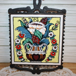 1971 Berggren Trayner Corp ceramic tile on metal trivet 11.5&quot; tall, tile 6&quot; by 6&quot;, good condition