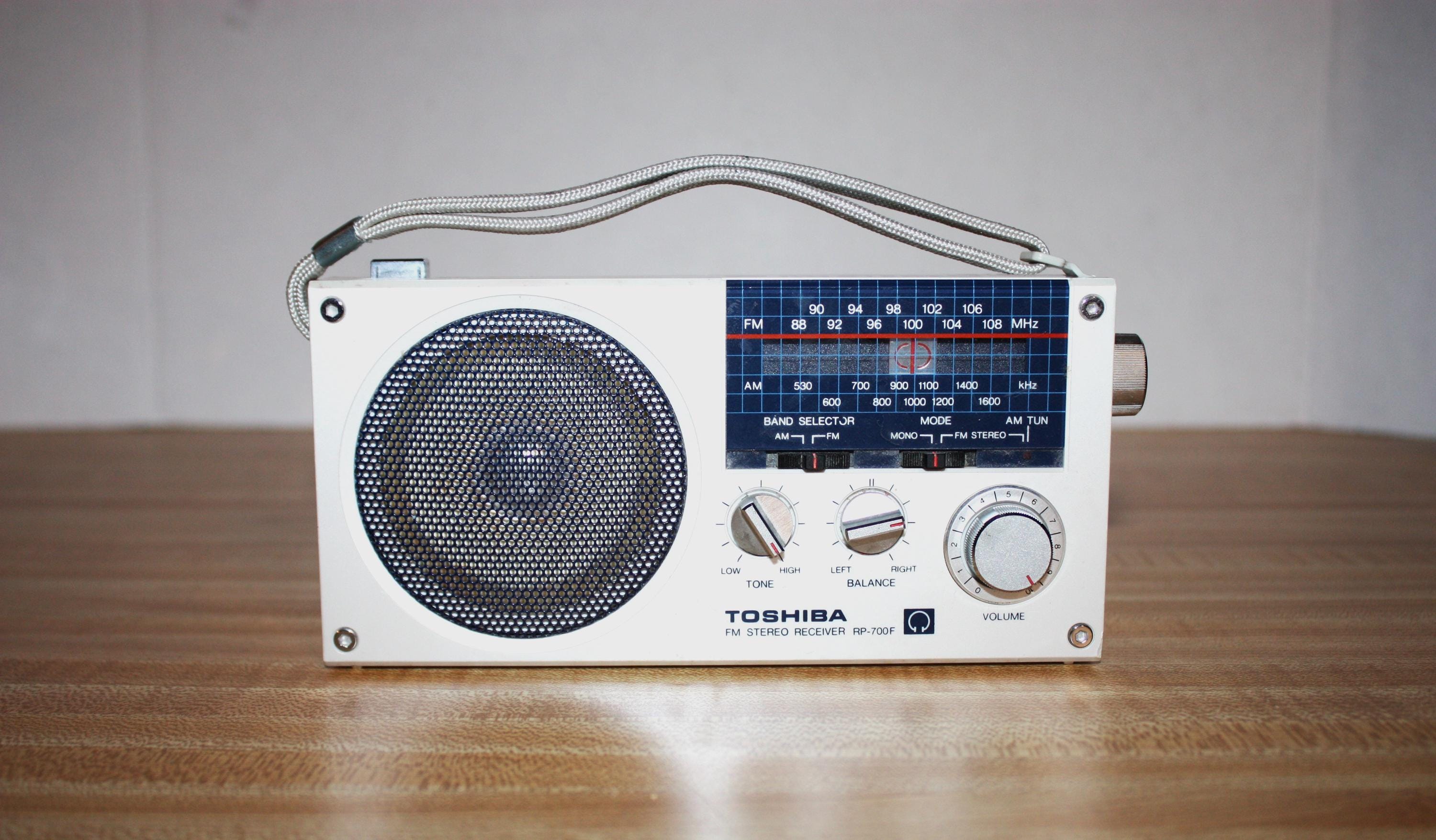 Toshiba FM Stereo Receiver RP 700F Small Radio Made in Japan