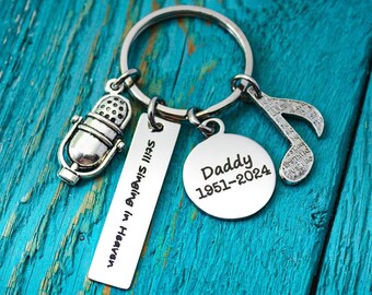Still singing in heaven, Singer, Choir, Memorial, Music, Band, Bereavement, loss of loved one, Silver Keychain, Dad, Mom, Gifts for,