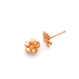 14k solid gold Plumeria post earrings. image 3